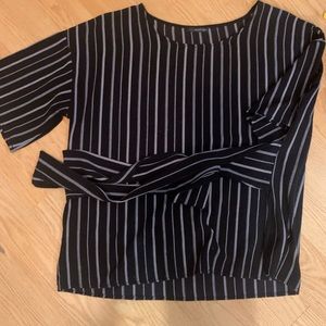 2/$10 Black and White Top w/belt